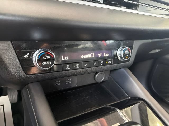 Used 2023 Mitsubishi Outlander SE Black Edition FWD image 31