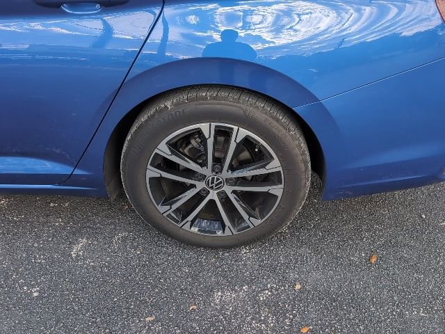 Used 2022 Volkswagen Jetta Sport image 7