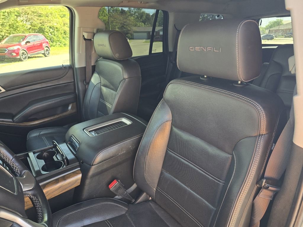 Used 2020 GMC Yukon Denali w/ Open Road Package RWD image 13