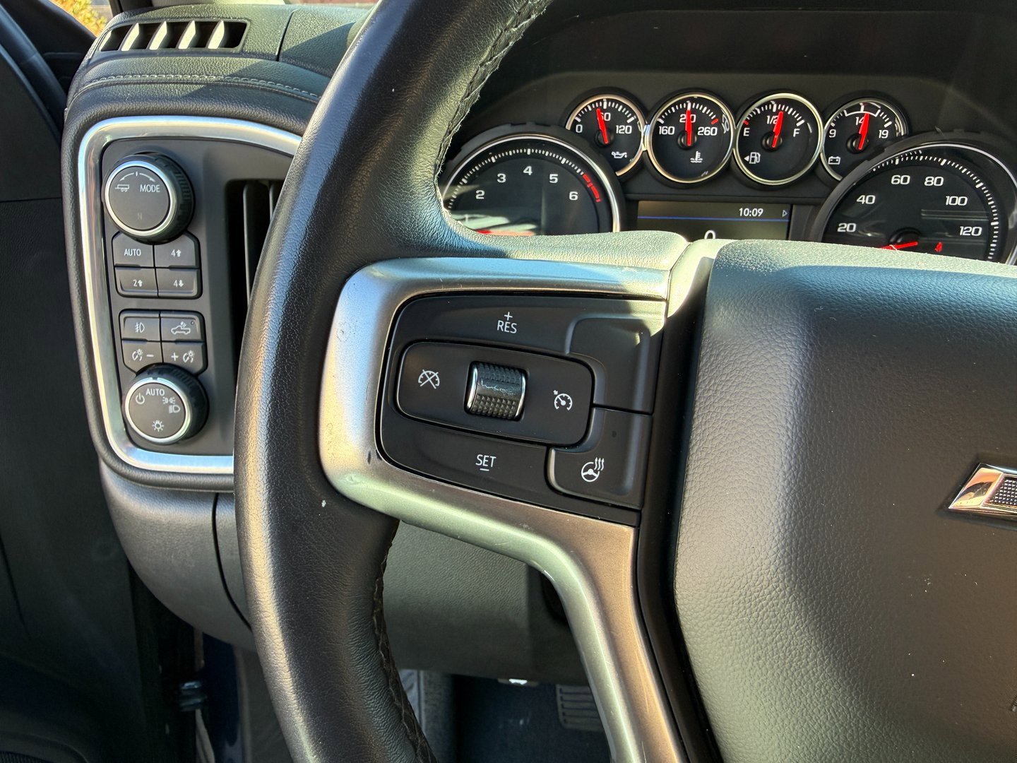 Used 2021 Chevrolet Silverado 1500 LT Trail Boss w/ Convenience Package II image 14