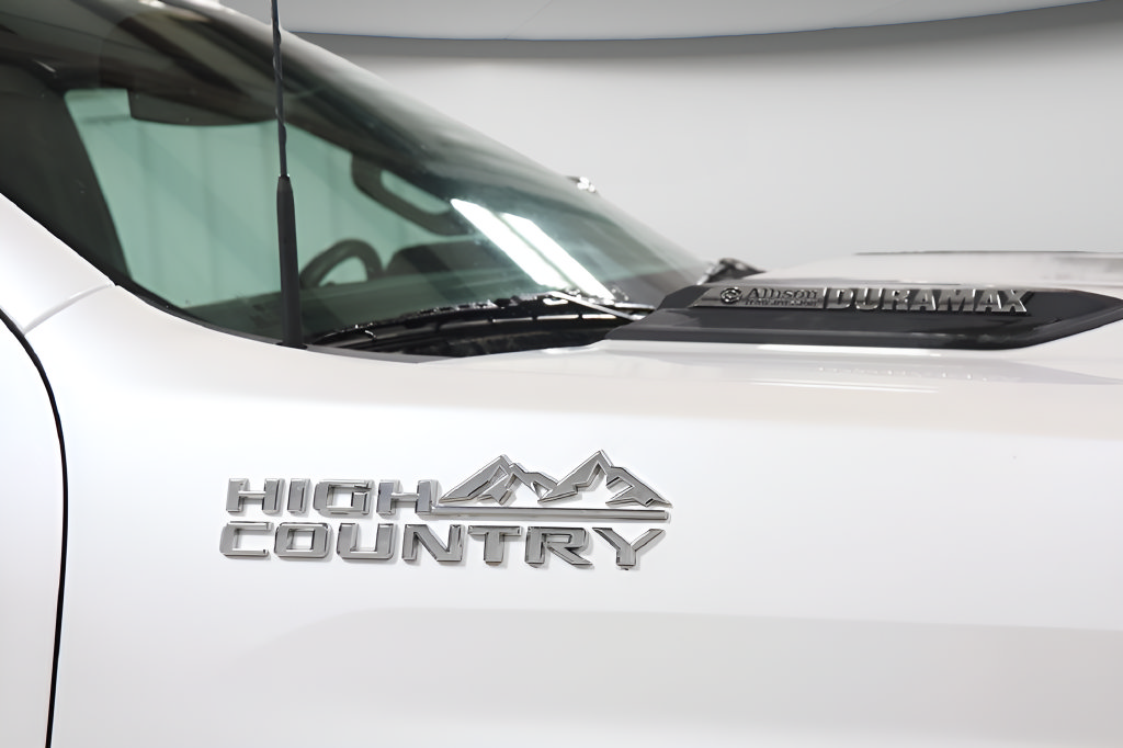 Used 2025 Chevrolet Silverado 2500 High Country AWD/4WD image 32