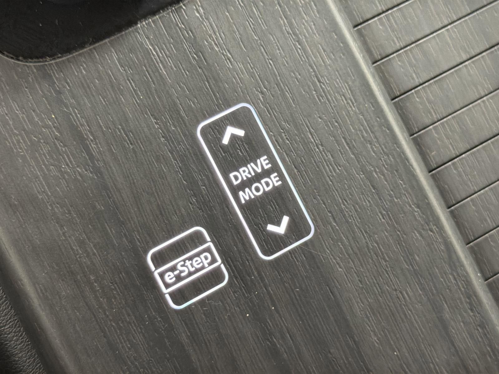 Used 2024 Nissan Ariya FWD image 18