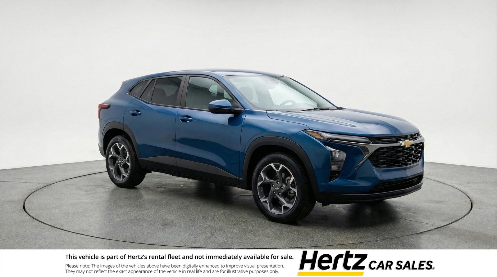 Used 2025 Chevrolet Trax LT FWD image 1