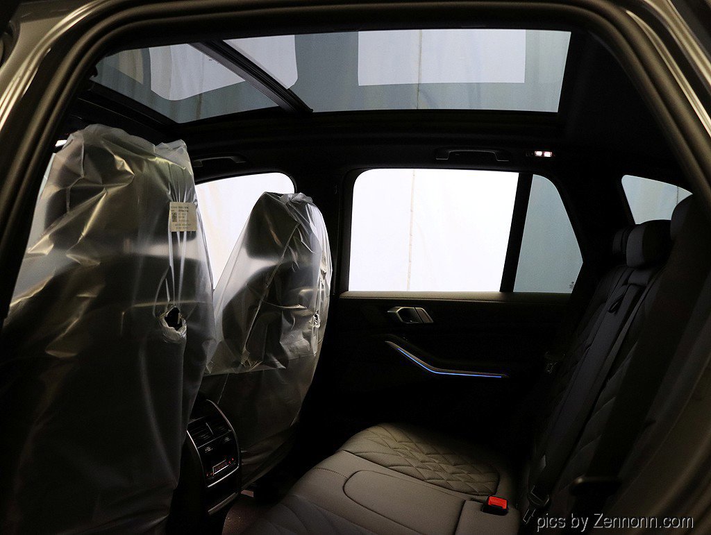 Used 2026 BMW X5 xDrive50e w/ Climate Comfort Package image 27