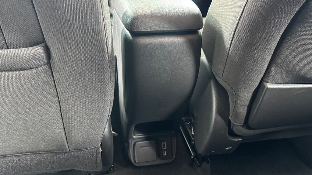 Used 2023 Chevrolet TrailBlazer LT w/ Convenience Package AWD/4WD image 38