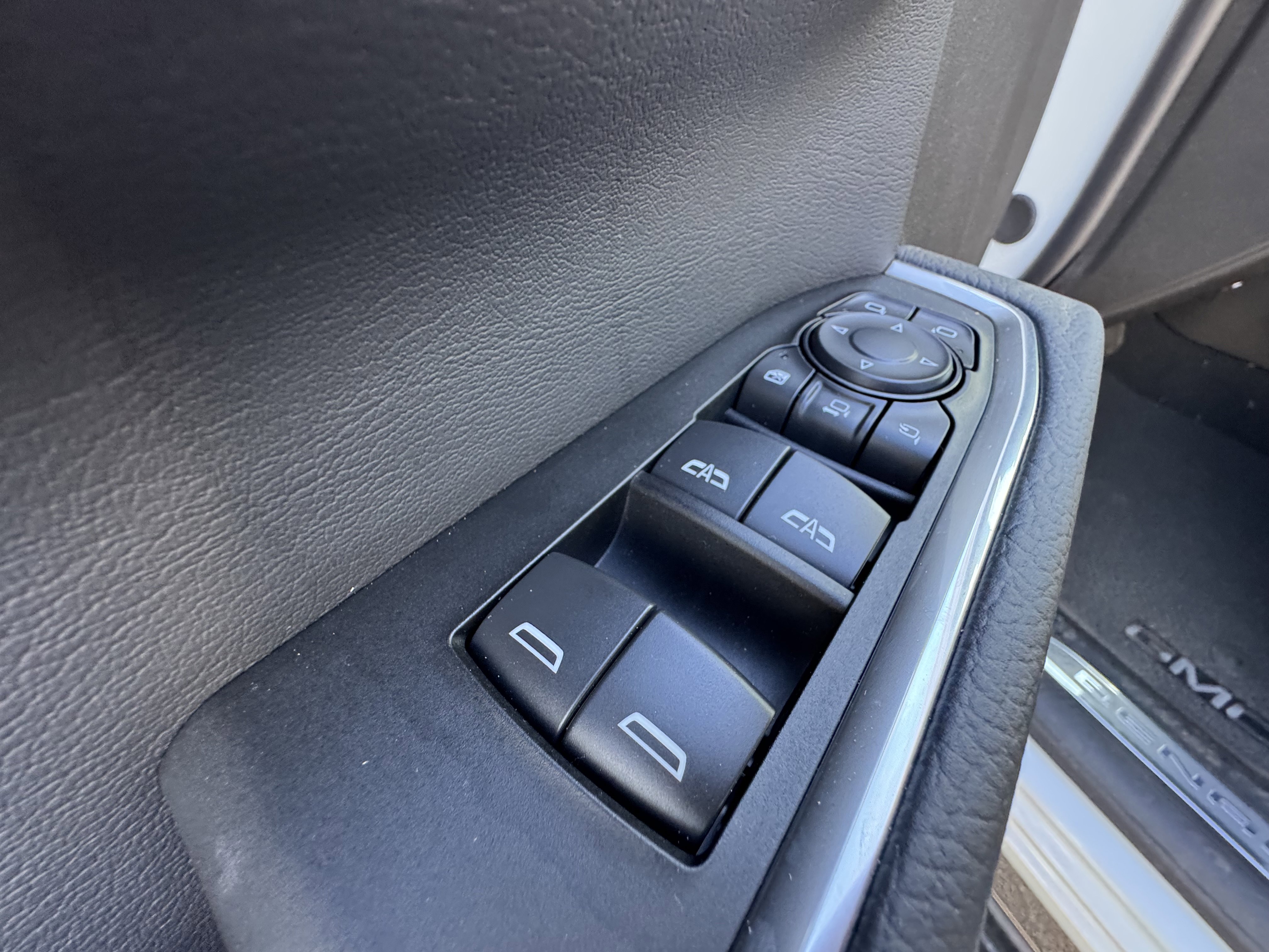 New 2026 GMC Sierra 2500 Denali w/ Denali Reserve Package image 12