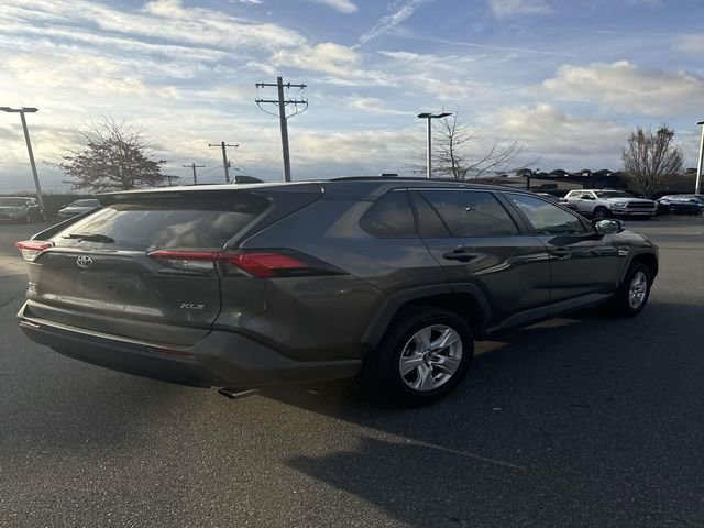 Used 2020 Toyota RAV4 XLE w/ Convenience Package image 6