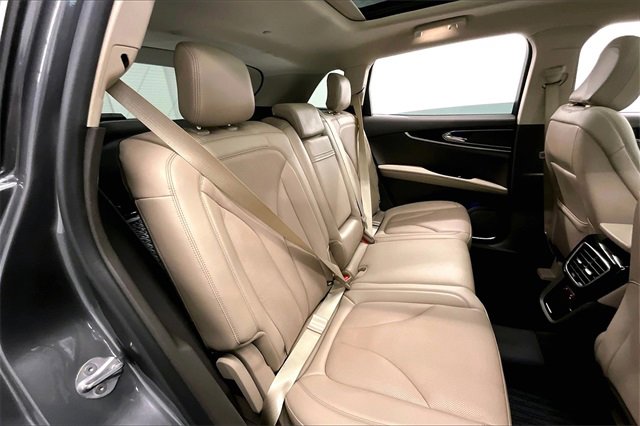 Used 2022 Lincoln Nautilus Reserve w/ Monochromatic Package image 22