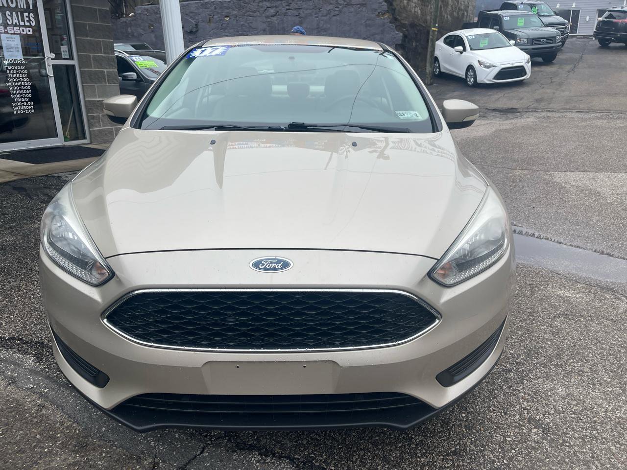 Used 2017 Ford Focus SE w/ Cold Weather Package image 3