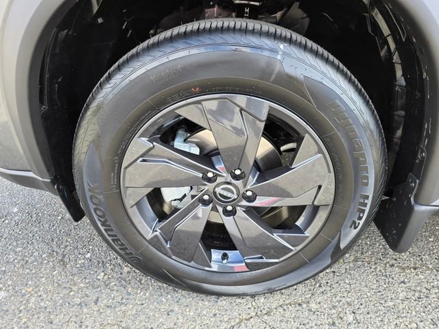 New 2026 Nissan Rogue SV AWD/4WD image 12