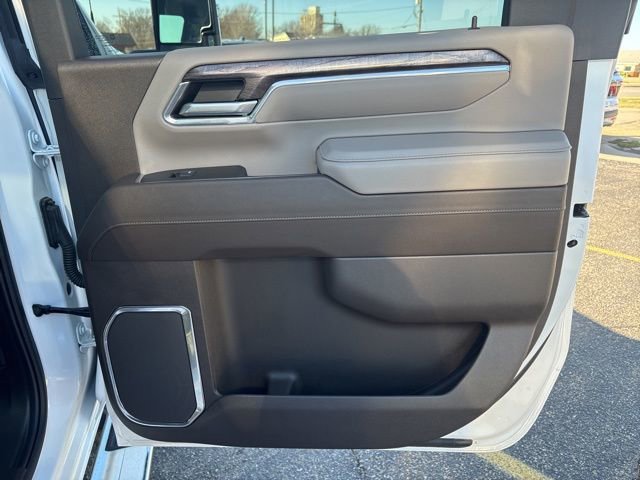 Used 2025 Chevrolet Silverado 2500 LTZ w/ Z71 Chrome Sport Edition image 14