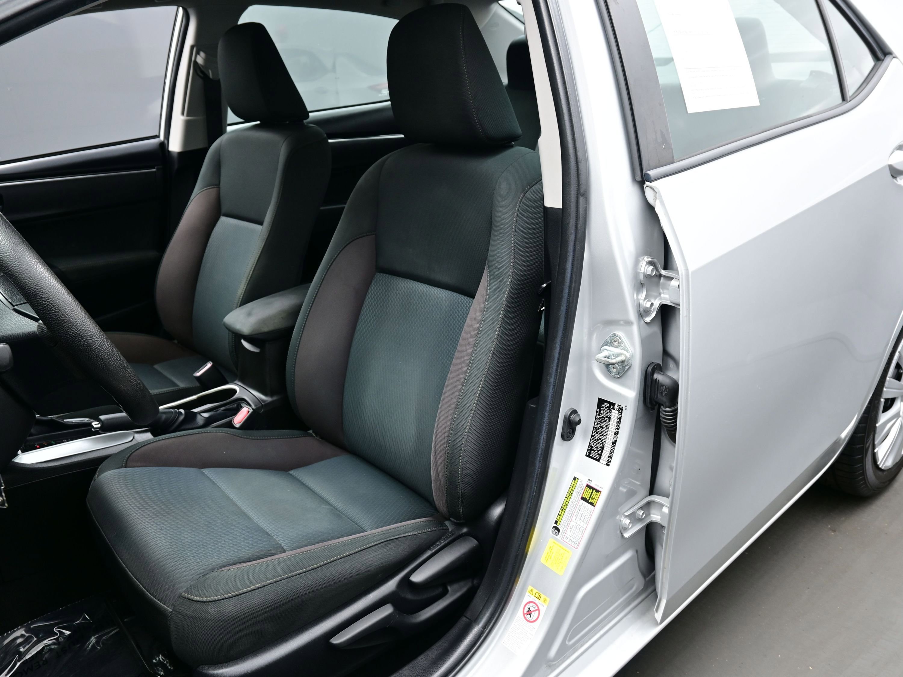 Used 2019 Toyota Corolla LE image 11