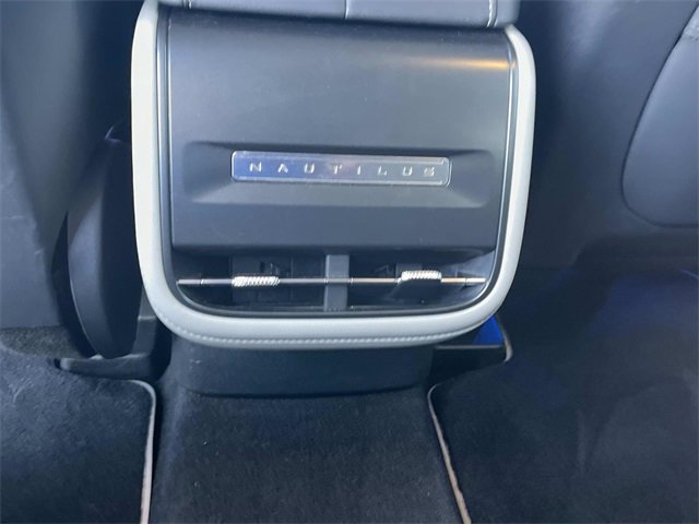 Used 2024 Lincoln Nautilus Reserve image 18
