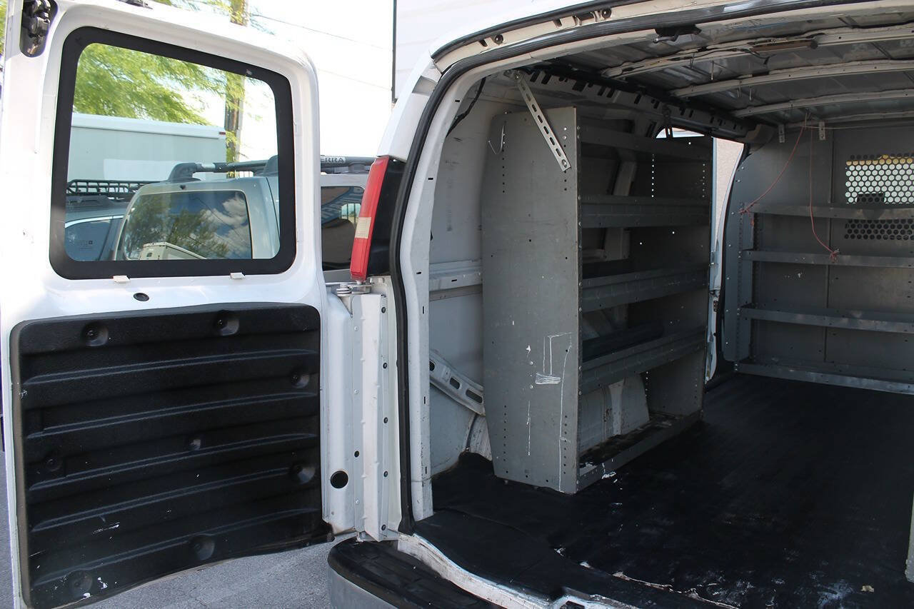 Used 2004 Chevrolet Express 1500 RWD image 17