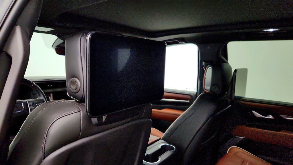 Used 2023 GMC Yukon Denali Ultimate w/ LPO, Floor Liner Package AWD/4WD image 24
