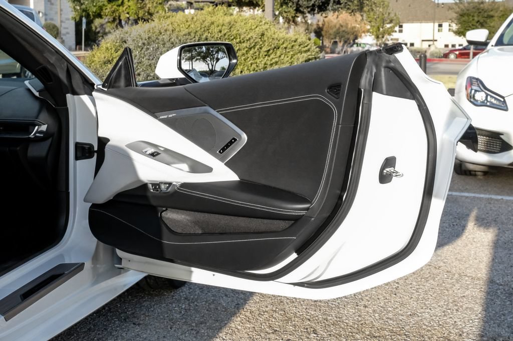 Used 2020 Chevrolet Corvette Stingray Preferred Cpe w/ 2LT Preferred Equipment Group RWD image 37