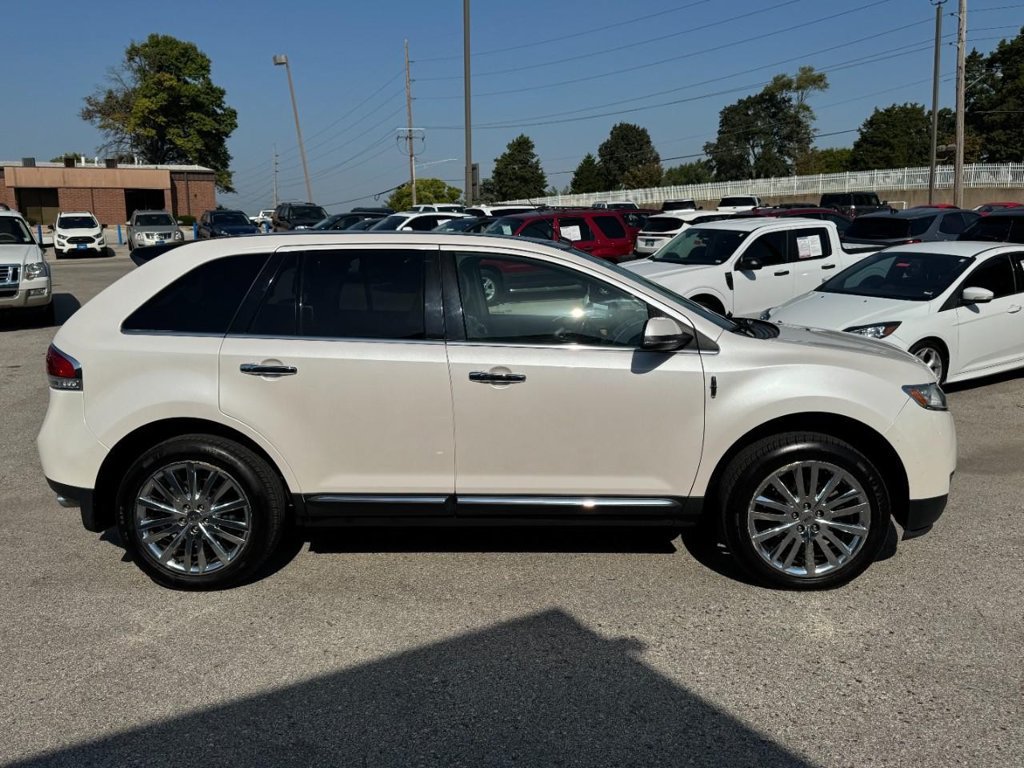 Used 2014 Lincoln MKX FWD w/ Equipment Group 102A image 2