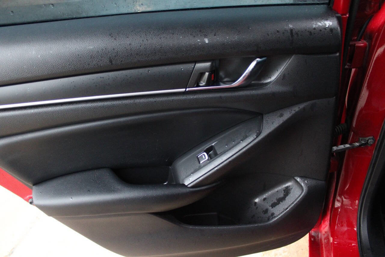 Used 2018 Honda Accord Sport image 9