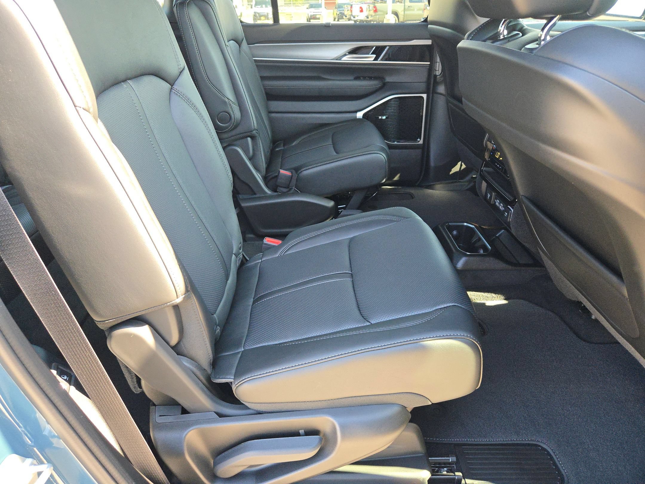 New 2026 Jeep Grand Wagoneer Limited AWD/4WD image 20