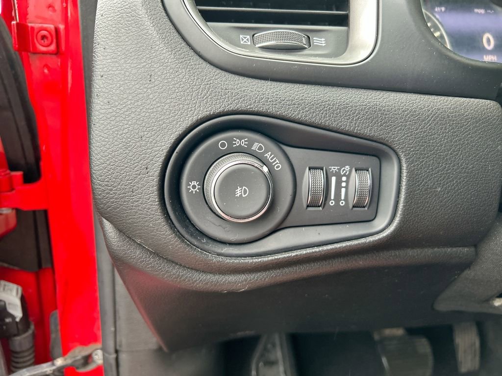Used 2021 Jeep Renegade Limited AWD/4WD image 23