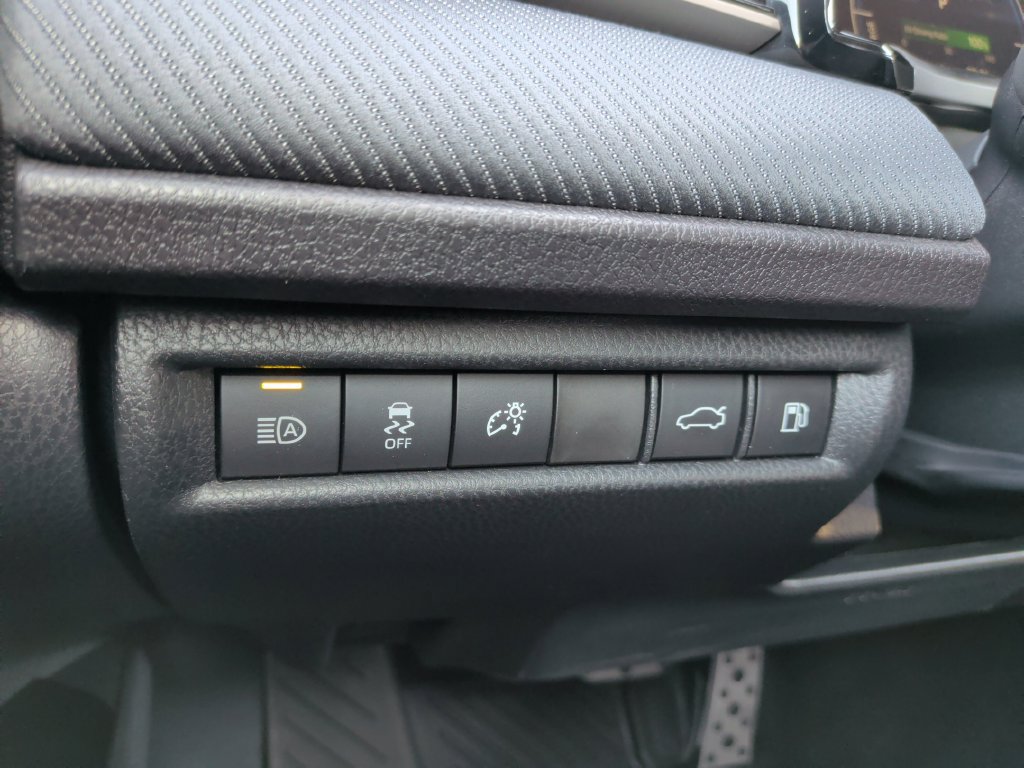 Used 2025 Toyota Camry SE w/ Convenience Package FWD image 27
