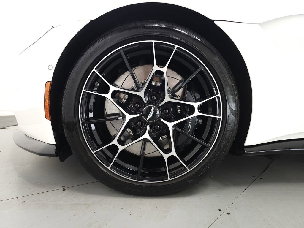 Used 2021 Aston Martin V8 Vantage Roadster RWD image 38