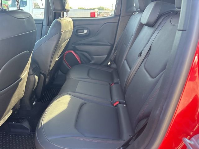 Used 2017 Jeep Renegade Trailhawk w/ Premium Trailhawk Package AWD/4WD image 10