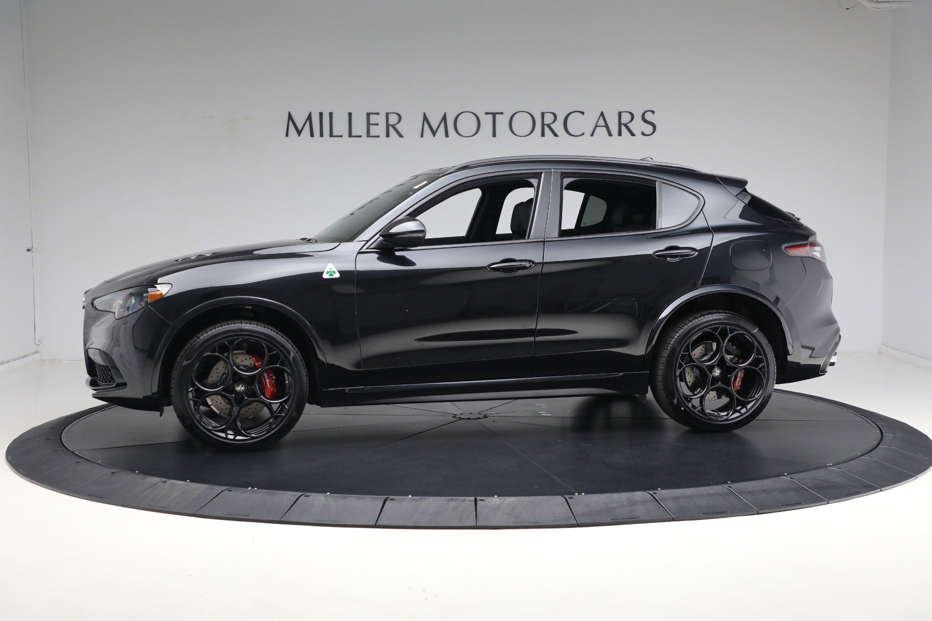 New 2024 Alfa Romeo Stelvio Quadrifoglio w/ Active Assist Plus Package AWD/4WD image 6