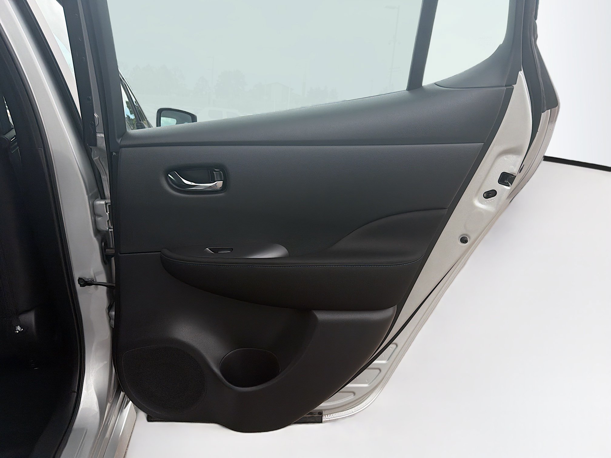 Used 2024 Nissan Leaf S FWD image 30