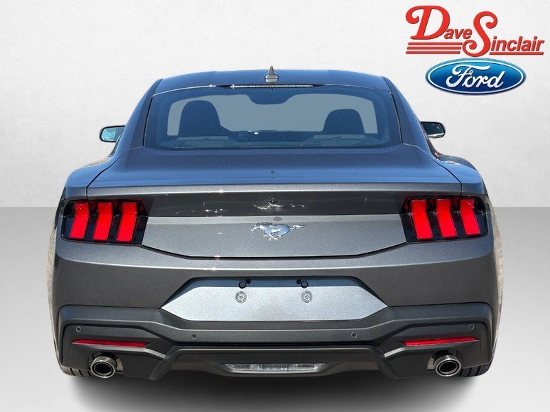 Used 2025 Ford Mustang Coupe image 8