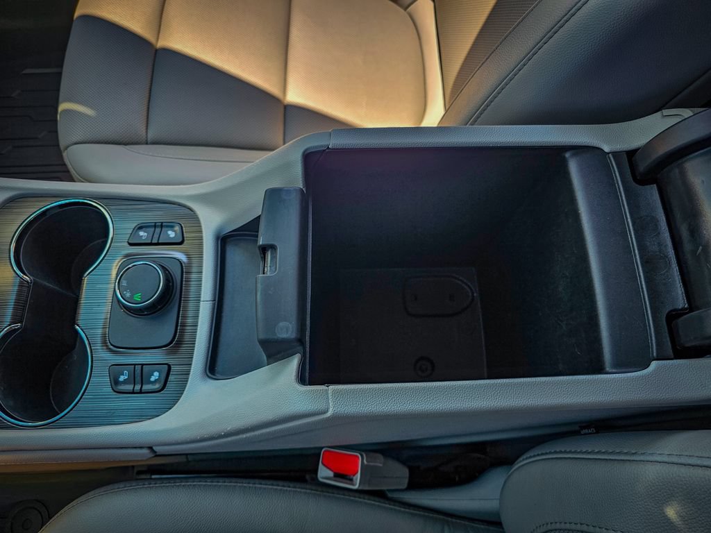 Used 2020 GMC Acadia SLT w/ LPO, Floor Liner Package FWD image 30
