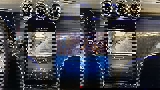 Used 2025 Mercedes-Benz GLC 300 4MATIC image 22