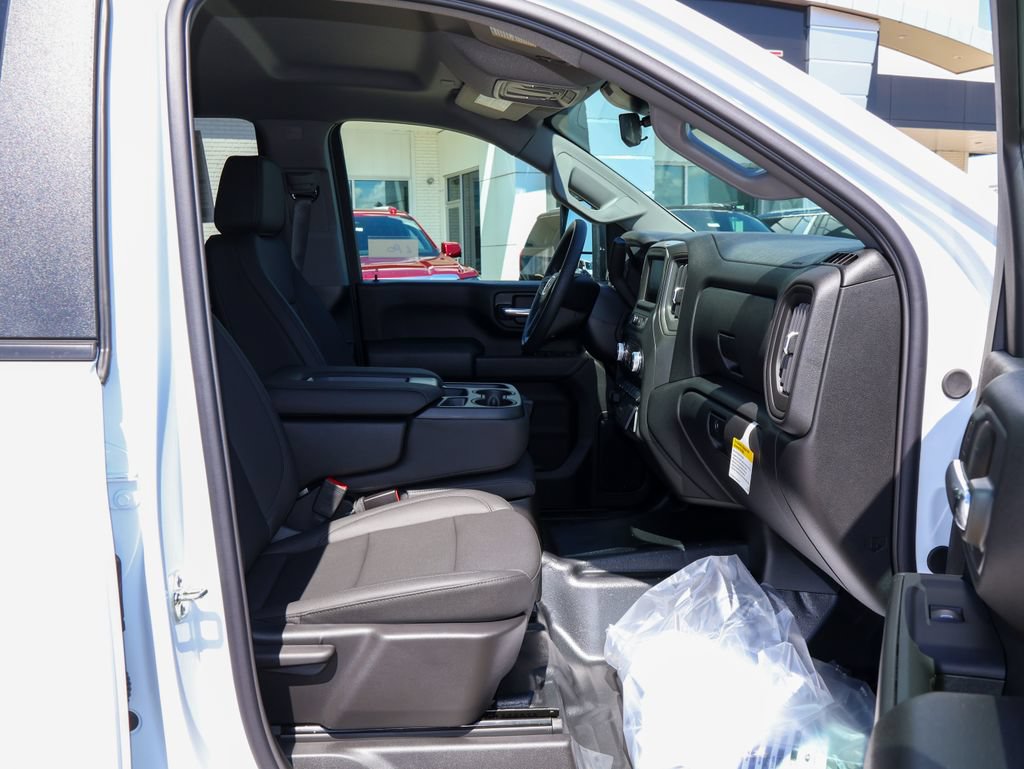 New 2026 GMC Sierra 3500 Pro AWD/4WD image 25