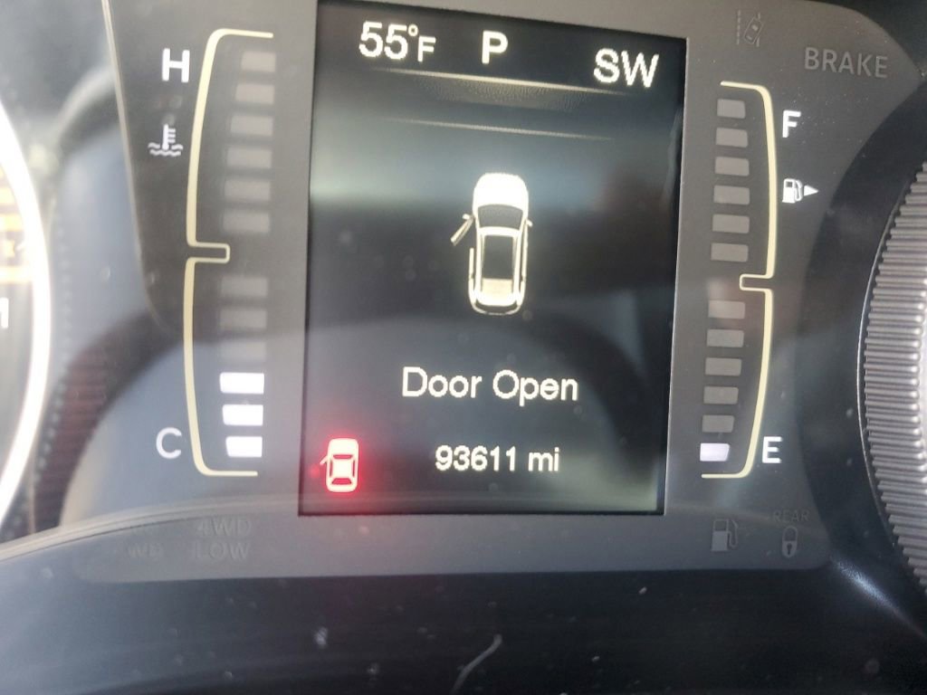 Used 2017 Jeep Cherokee Latitude w/ Comfort & Sound Group image 15