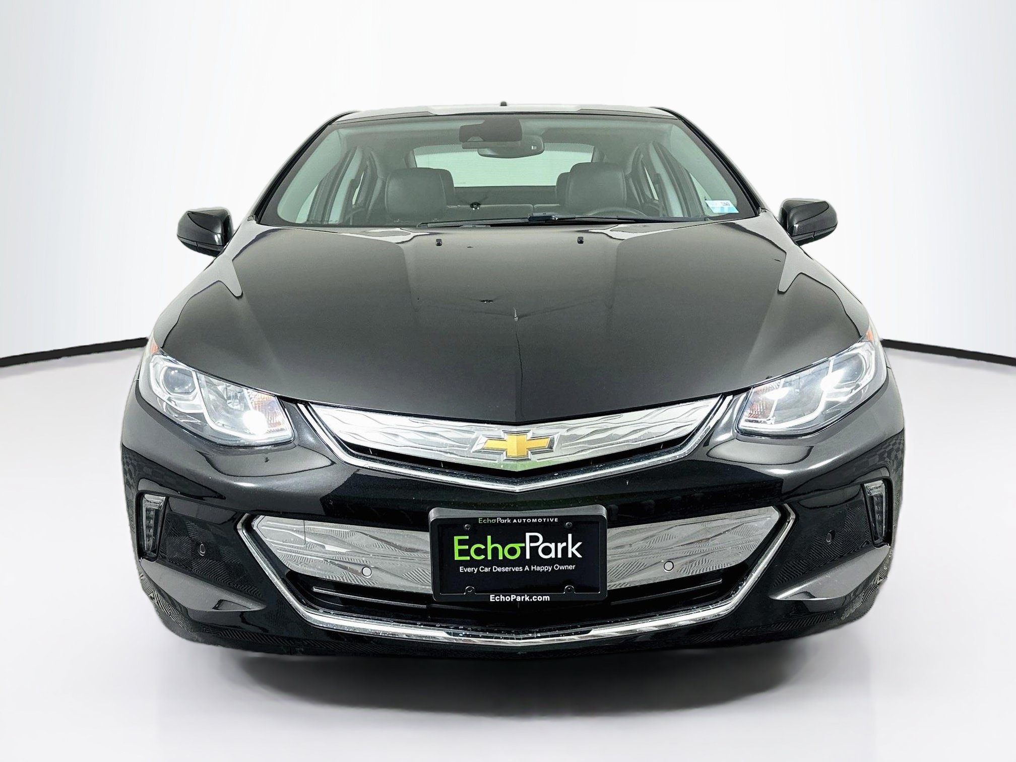 Used 2018 Chevrolet Volt Premier w/ Driver Confidence Package FWD image 2
