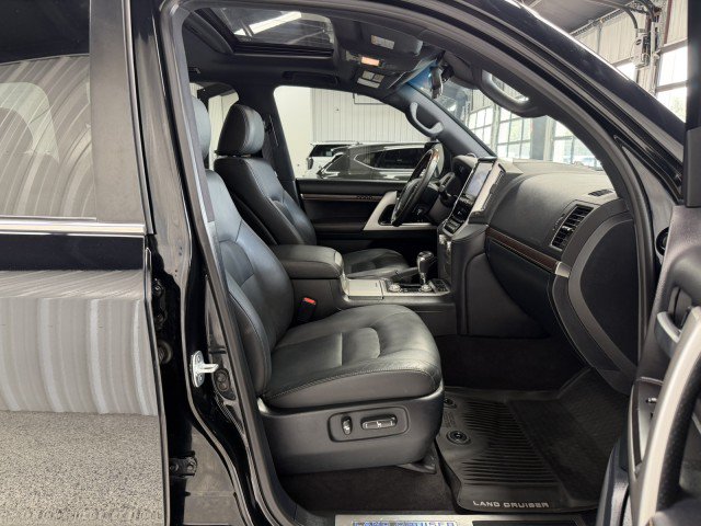 Used 2020 Toyota Land Cruiser Heritage Edition AWD/4WD image 12