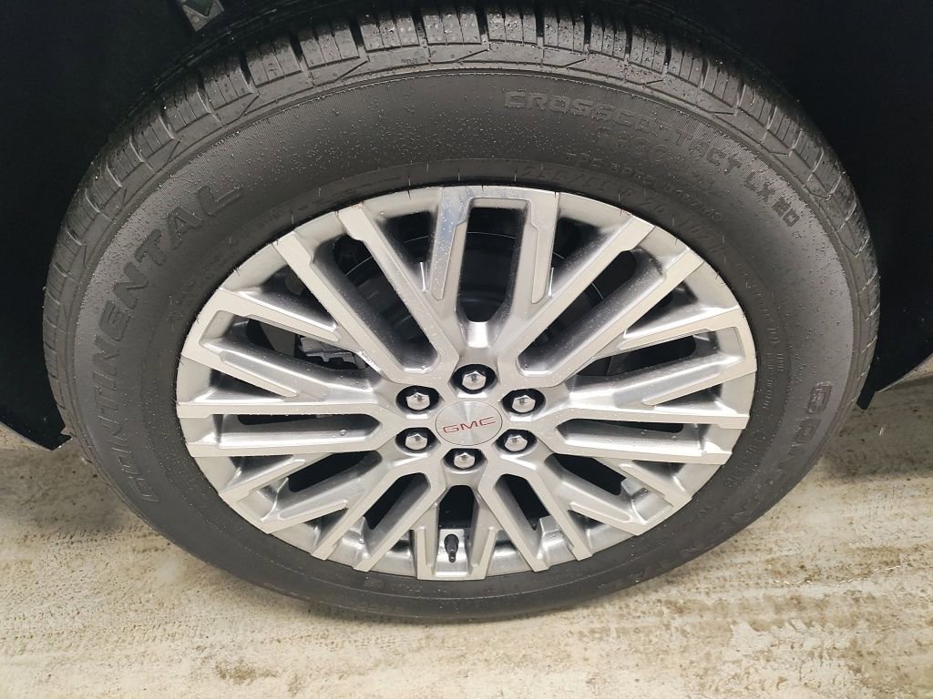 New 2026 GMC Acadia Denali w/ Super Cruise Package image 3