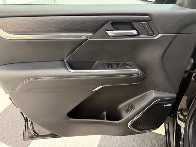 Used 2025 GMC Acadia Elevation AWD/4WD image 16