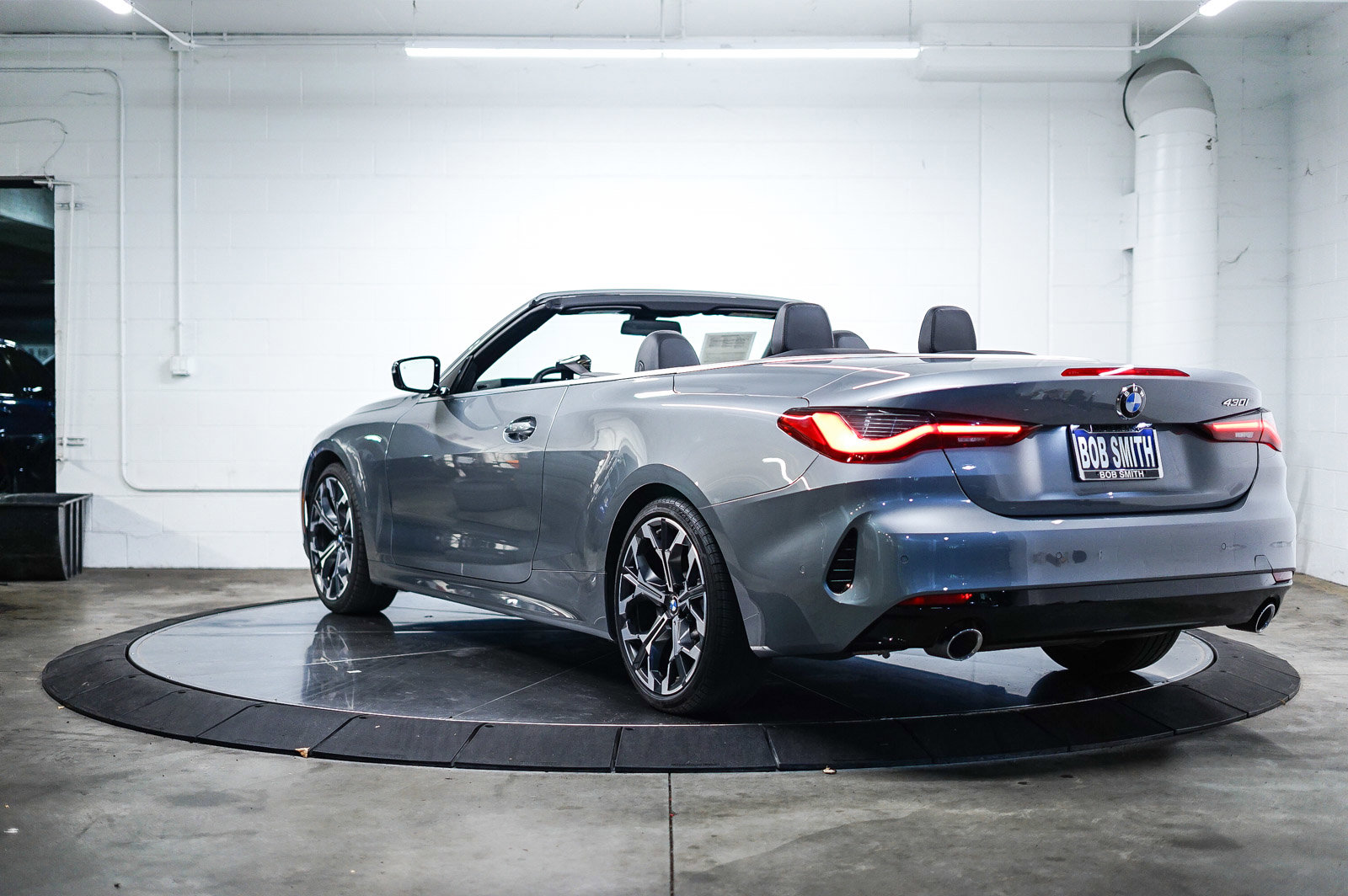 Used 2025 BMW 430i Convertible w/ Convenience Package image 10