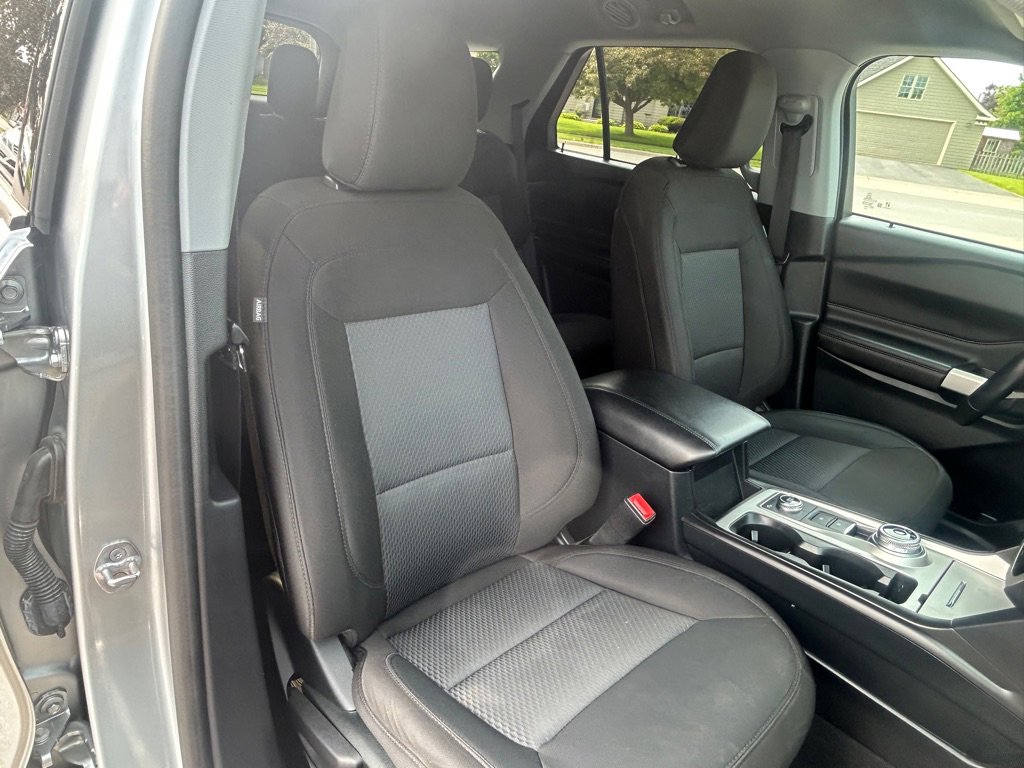 Used 2022 Ford Explorer XLT AWD/4WD image 18
