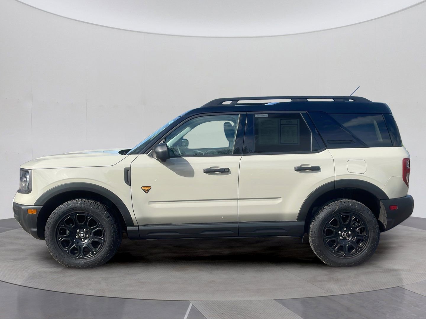 Used 2025 Ford Bronco Sport Badlands w/ Badlands Tech Package AWD/4WD image 2