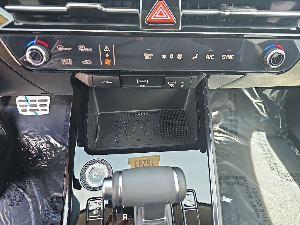 New 2025 Kia Niro EX Touring image 18