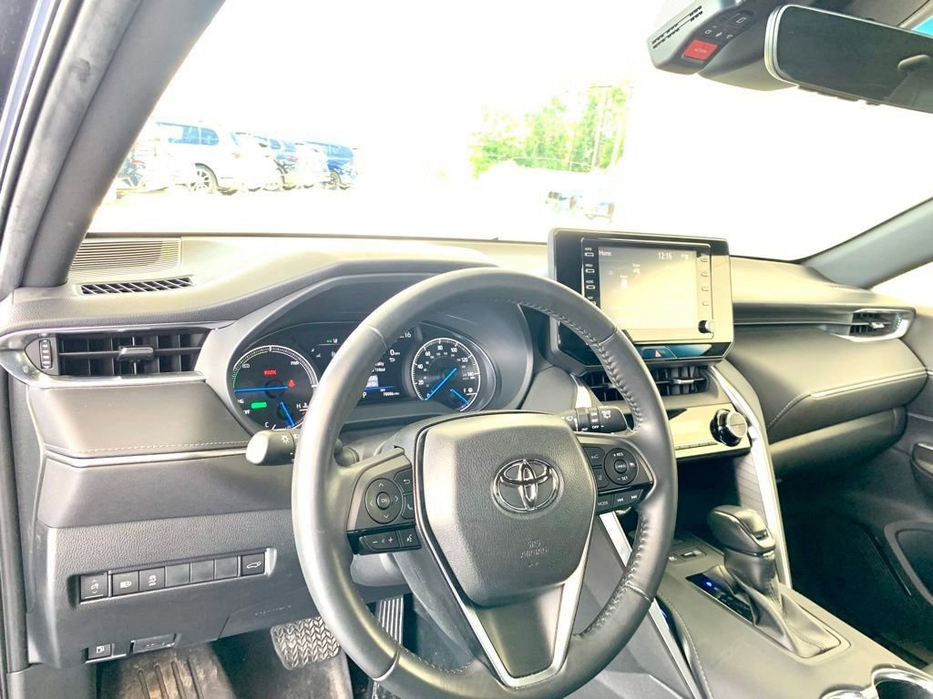Used 2022 Toyota Venza XLE AWD/4WD image 11