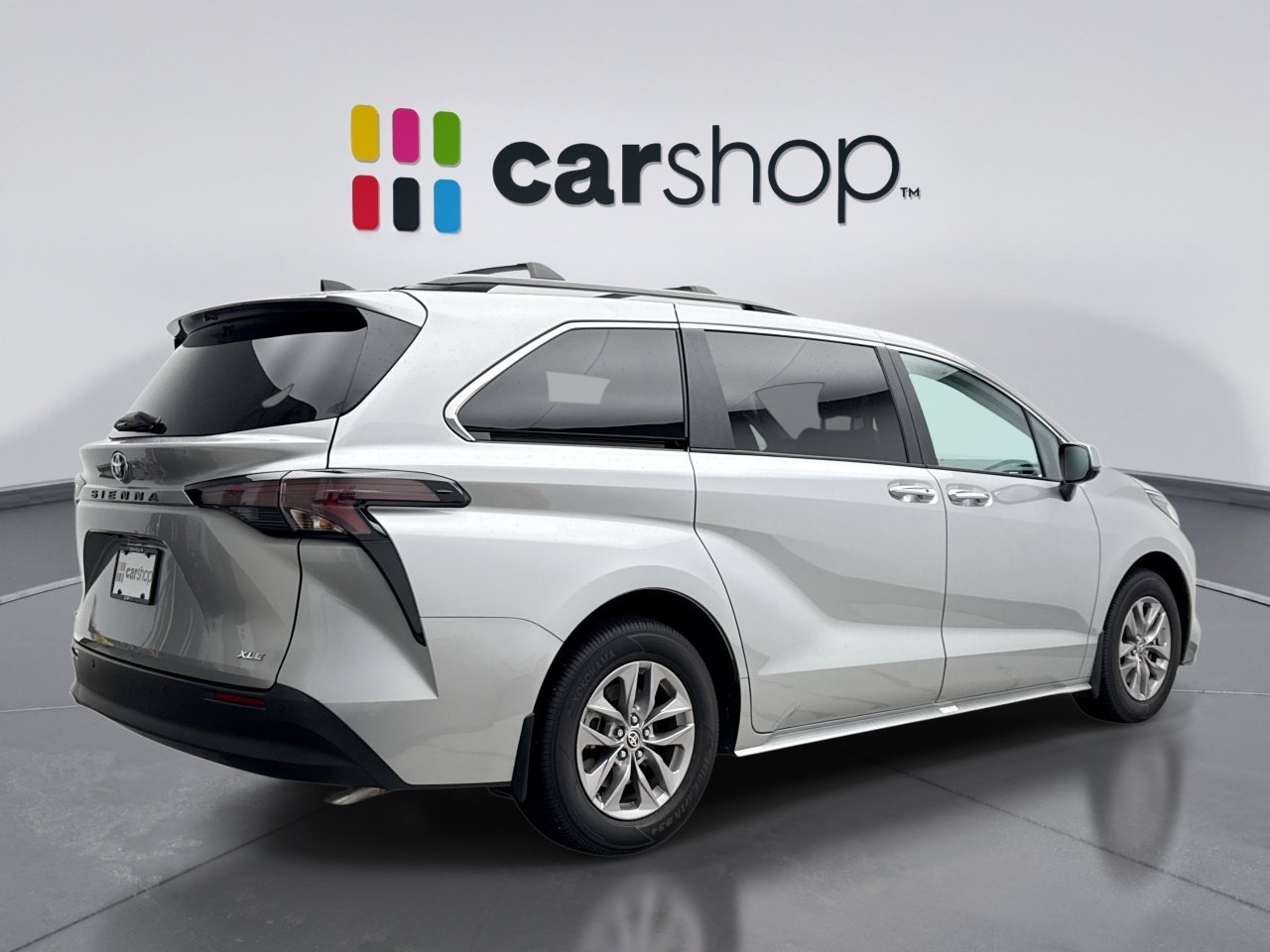 Used 2025 Toyota Sienna XLE w/ XLE Plus Package FWD image 5