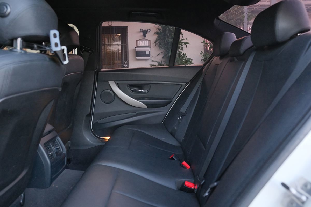 Used 2015 BMW 320i Sedan RWD image 33