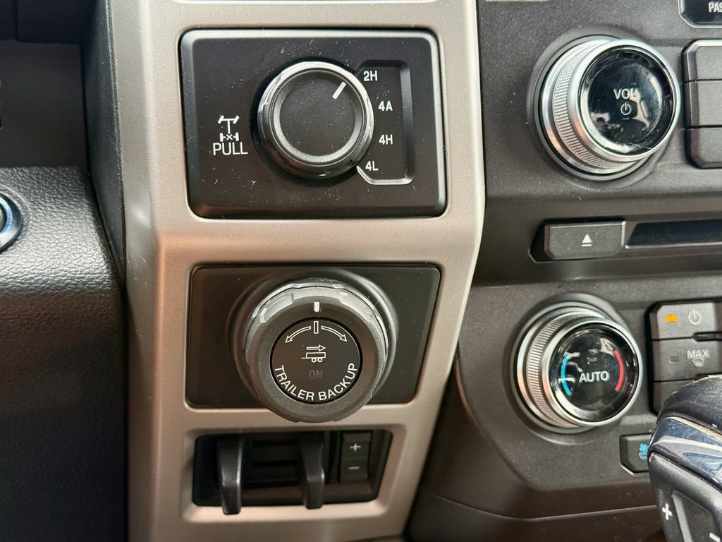 Certified 2018 Ford F150 Lariat w/ Equipment Group 502A Luxury AWD/4WD image 30