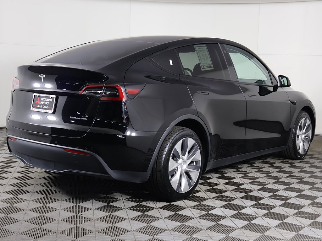Used 2023 Tesla Model Y Long Range image 12