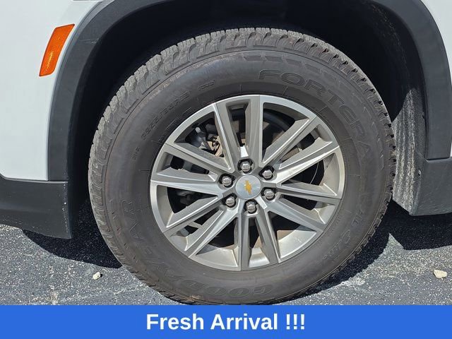Used 2023 Chevrolet Traverse LT FWD image 12