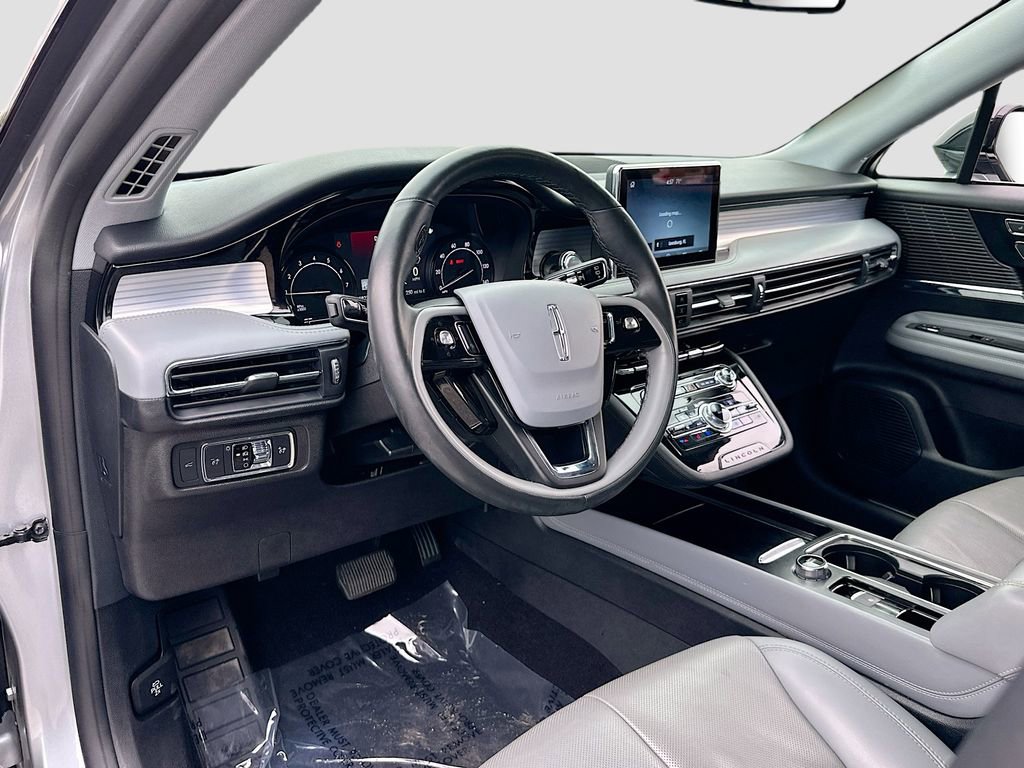 Used 2022 Lincoln Corsair FWD w/ Premium Package image 9