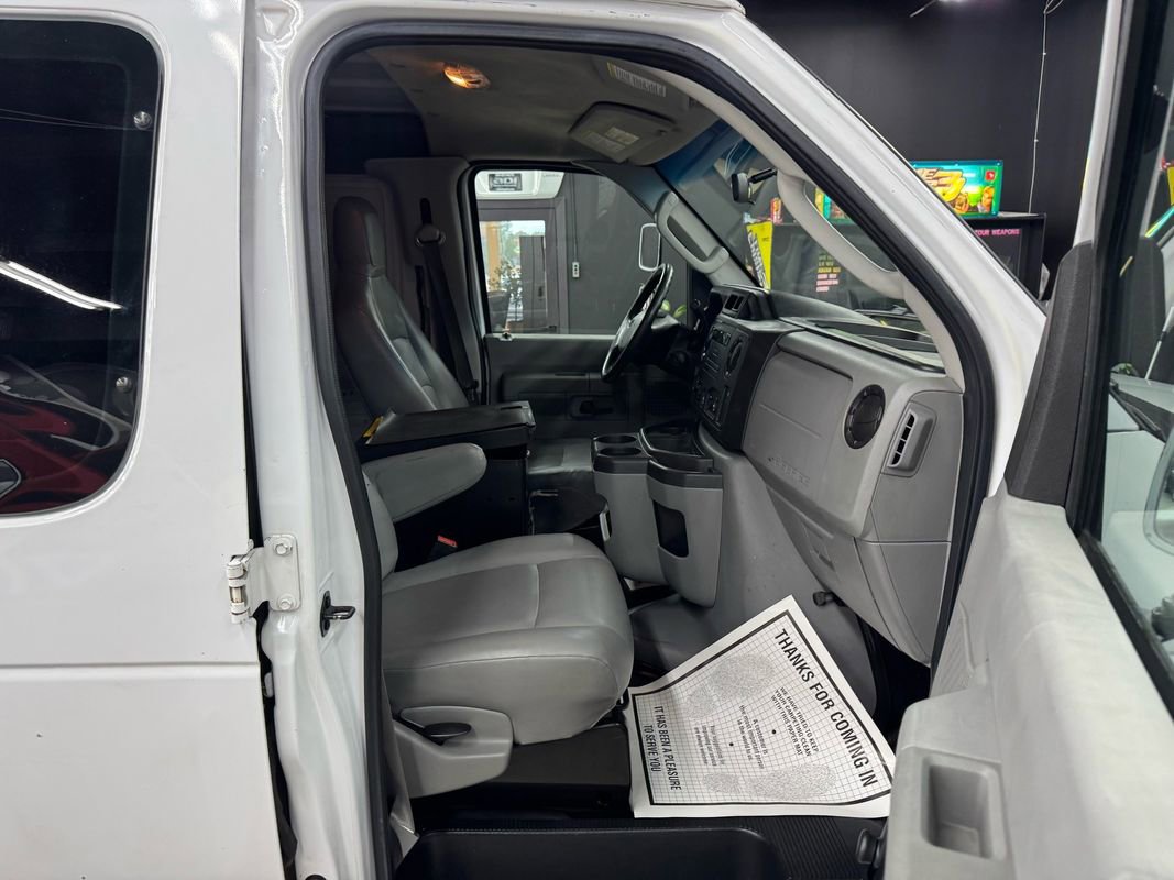 Used 2014 Ford E-350 and Econoline 350 Extended Super Duty image 15